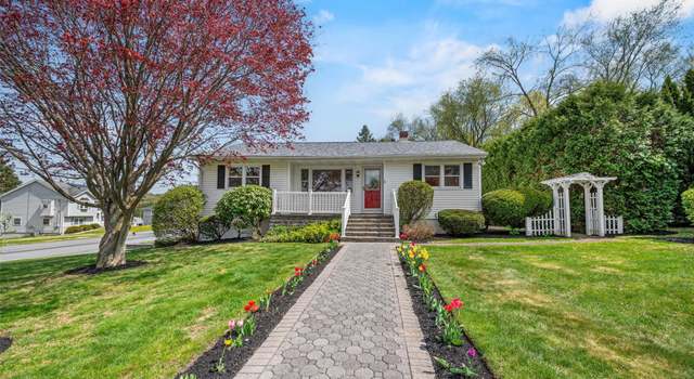 Photo of 12 Oak St, Chester, NY 10918