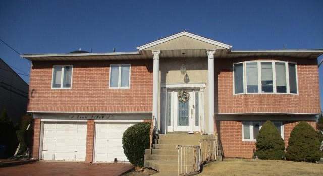 Photo of 450 Hungry Harbor Rd, Valley Stream, NY 11581