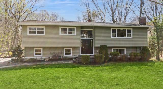Photo of 6 Overhill Rd, Cortlandt Manor, NY 10567