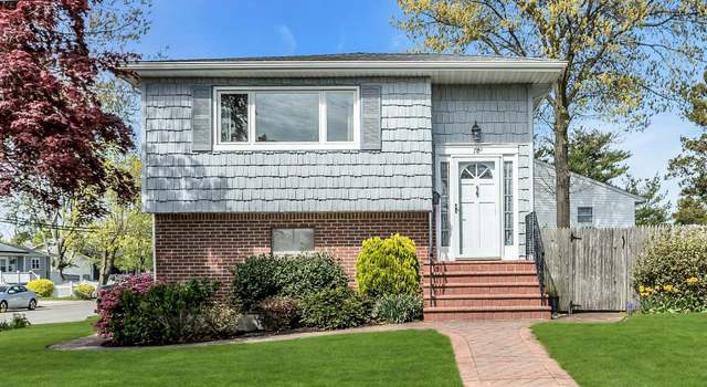 Photo of 78 Cheltenham Rd, West Babylon, NY 11704