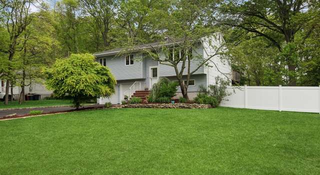Photo of 51 Juniper Ave, Ronkonkoma, NY 11779