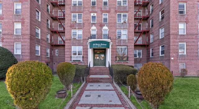 Photo of 143-25 84 Dr Unit 5K, Briarwood, NY 11435