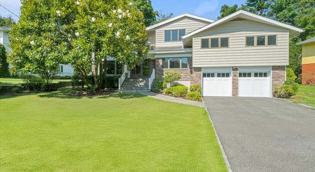 Photo of 50 Black Birch Ln, Scarsdale, NY 10583