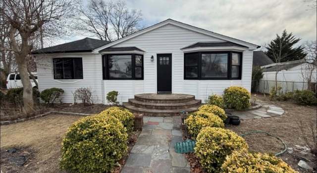 Photo of 22 10th St, Ronkonkoma, NY 11779