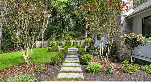Photo of 21 Dominy Ct, East Hampton, NY 11937