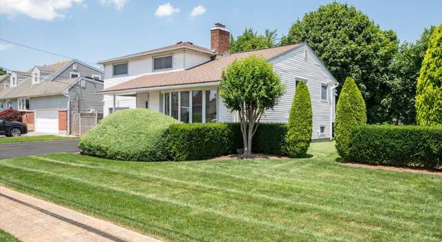 Photo of 2703 Bayview Ave, Merrick, NY 11566