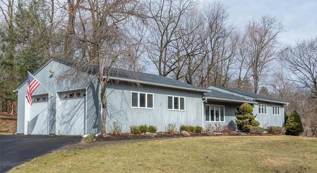 Photo of 1 Blossom Rd, Airmont, NY 10901