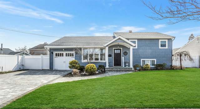 Photo of 63 Swan Dr, Massapequa, NY 11758
