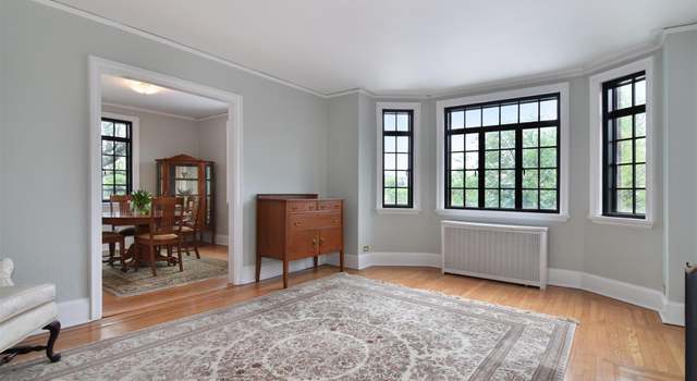 Photo of 132 Pondfield Rd Unit 4D, Bronxville, NY 10708