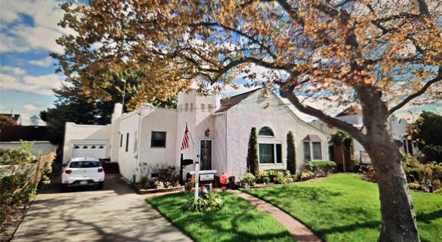 Property at 12 Bay Front Dr, Baldwin, NY 11510, 3 beds, 1.5 baths