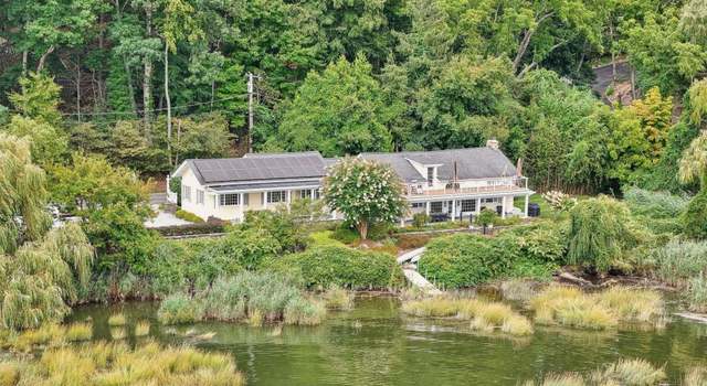 Photo of 428 River Rd, Saint James, NY 11780
