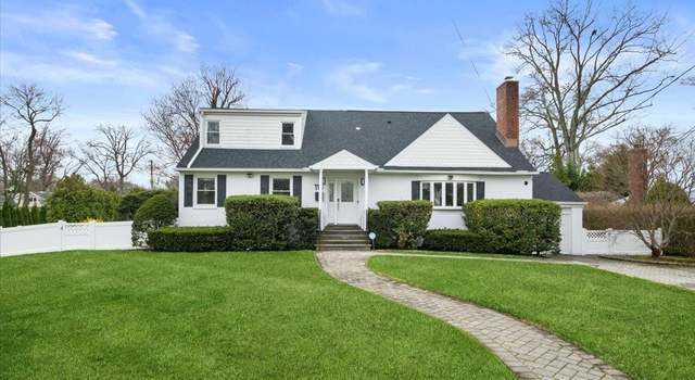 Photo of 118 New Wilmot Rd, Scarsdale, NY 10583