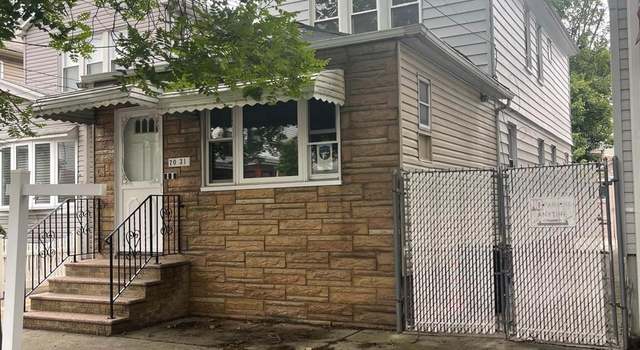 Property at 70-31 71 Pl, Glendale, NY 11385, 5 beds, 3 baths