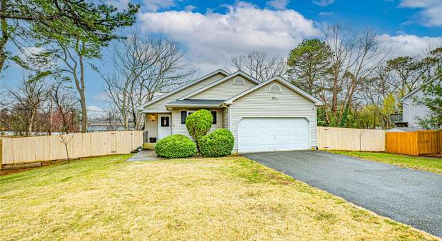 Photo of 79 Samantha Dr, Coram, NY 11727