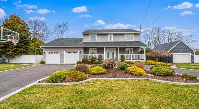 Photo of 949 Union St, Bohemia, NY 11716