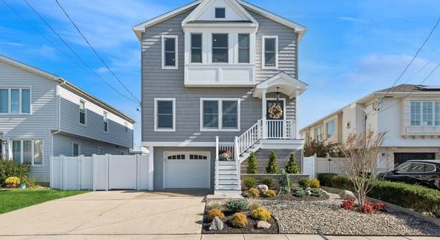 Photo of 119 S Bay Dr, Babylon, NY 11702