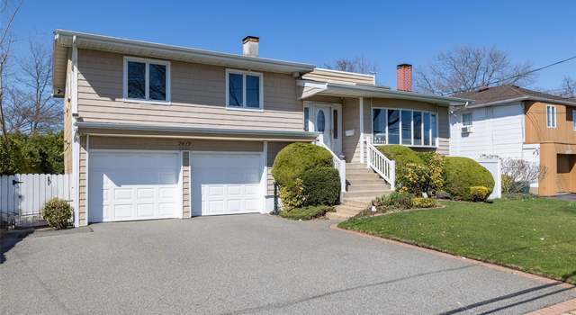 Photo of 2479 Kerry Ln, Bellmore, NY 11710