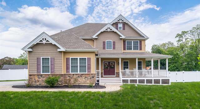 Photo of 14 Cooper Ct, New Windsor, NY 12553