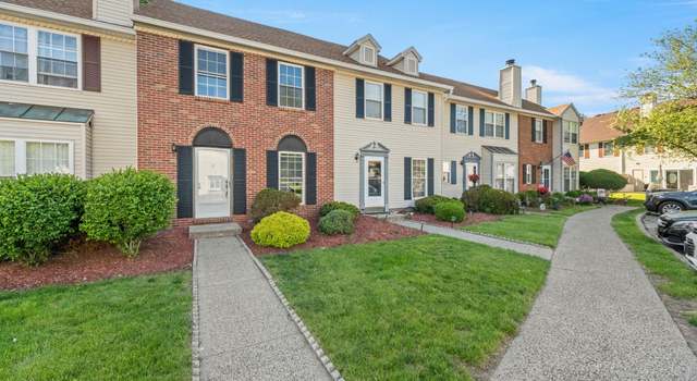 Photo of 8 Moore Ln, Washingtonville, NY 10992