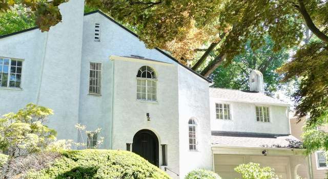 Photo of 18 (fka 14) Hutchinson Ct, Great Neck, NY 11023
