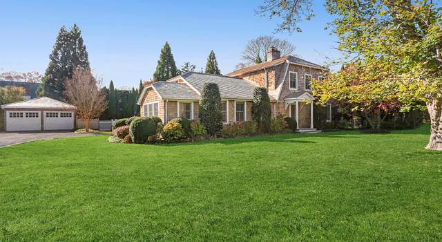 Photo of 11 Buell Lane Ext, East Hampton, NY 11937