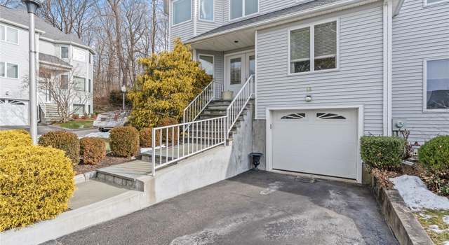 Photo of 15 Larissa Ln, Thornwood, NY 10594