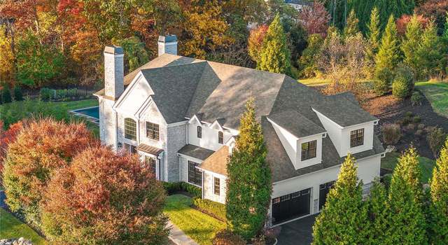 Photo of 6 Kingwood Ct, Muttontown, NY 11791