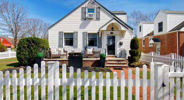Photo of 256 Roxbury Rd S, Garden City South, NY 11530