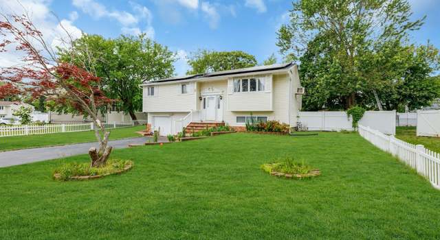 Photo of 23 Berkeley Ave, Selden, NY 11784