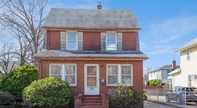 Photo of 628 6th Ave, New Hyde Park, NY 11040