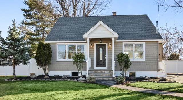Photo of 60 Alexander Ave, Farmingdale, NY 11735