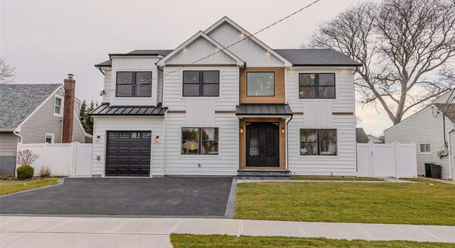 Photo of 930 Winthrop Dr, East Meadow, NY 11554