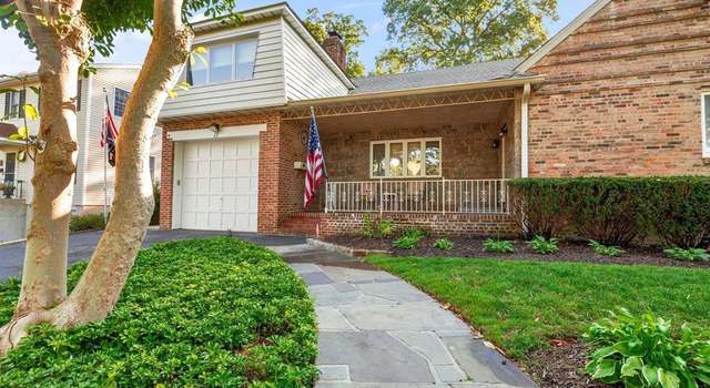 Photo of 17 Robert Rd, Bayville, NY 11709