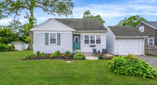 Photo of 72 Belford Ave, Bay Shore, NY 11706