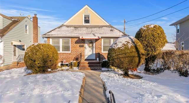 Photo of 79 Bethel Rd, Albertson, NY 11507