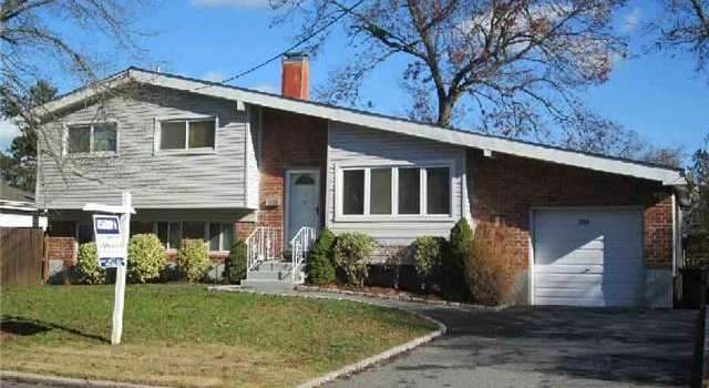 Photo of 219 W 24th St, Deer Park, NY 11729