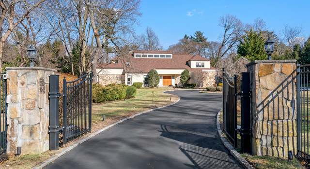 Photo of 23 Store Hill Rd, Old Westbury, NY 11568