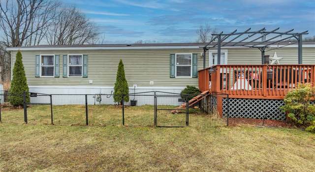 Photo of 5 Lily Ct, Highland Mills, NY 10930
