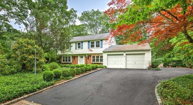 Photo of 39 Sycamore Cir, Stony Brook, NY 11790