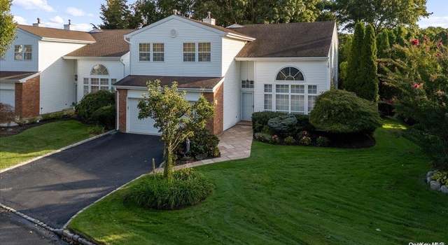 Photo of 98 Fairway View Dr #98, Commack, NY 11725