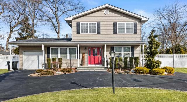 Photo of 5 Sorowoc Ln, Bay Shore, NY 11706