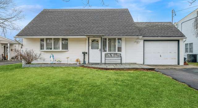 Photo of 2337 Westley Rd, Westbury, NY 11590