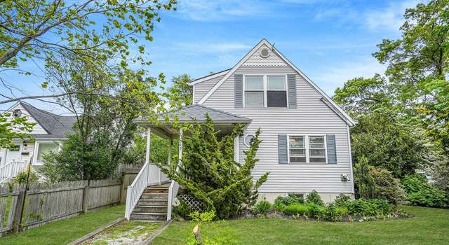 Photo of 149 Penataquit Ave, Bay Shore, NY 11706