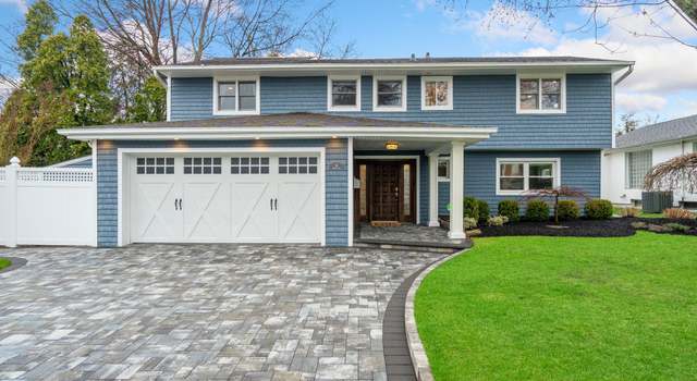 Photo of 4 Nora Ln, Plainview, NY 11803