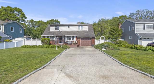 Photo of 1125 Reilly St, Bay Shore, NY 11706