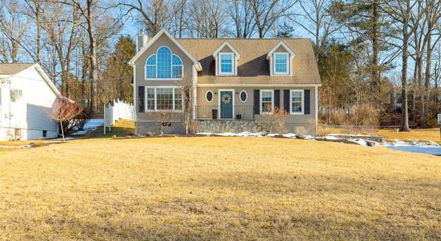 Photo of 30 Edgewood Dr, Rhinebeck, NY 12572
