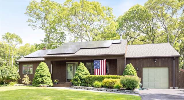 Photo of 82 Trout Brook Ln, Riverhead, NY 11931