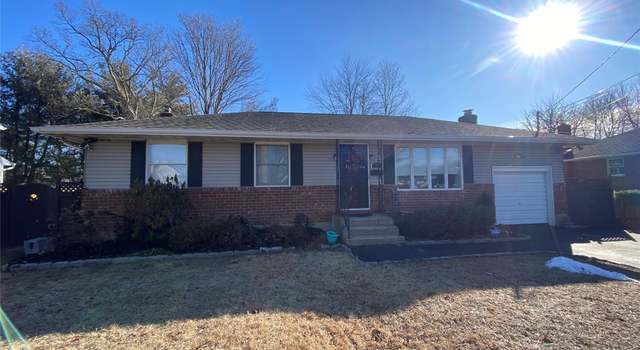 Photo of 91 Marvin Ln, Commack, NY 11725