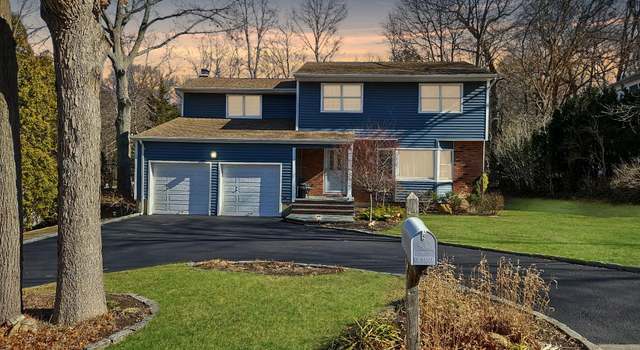 Photo of 40 Winthrop Dr, Woodbury, NY 11797
