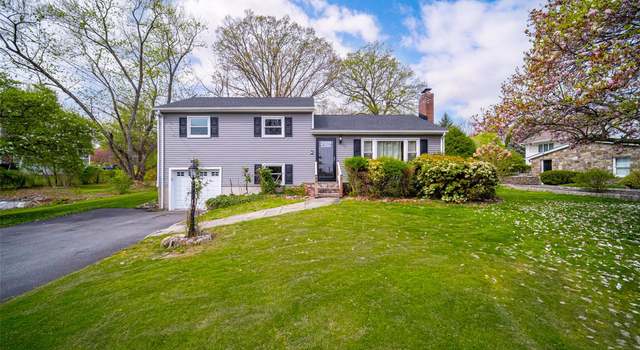 Photo of 26 Willow Ln, New Windsor, NY 12553